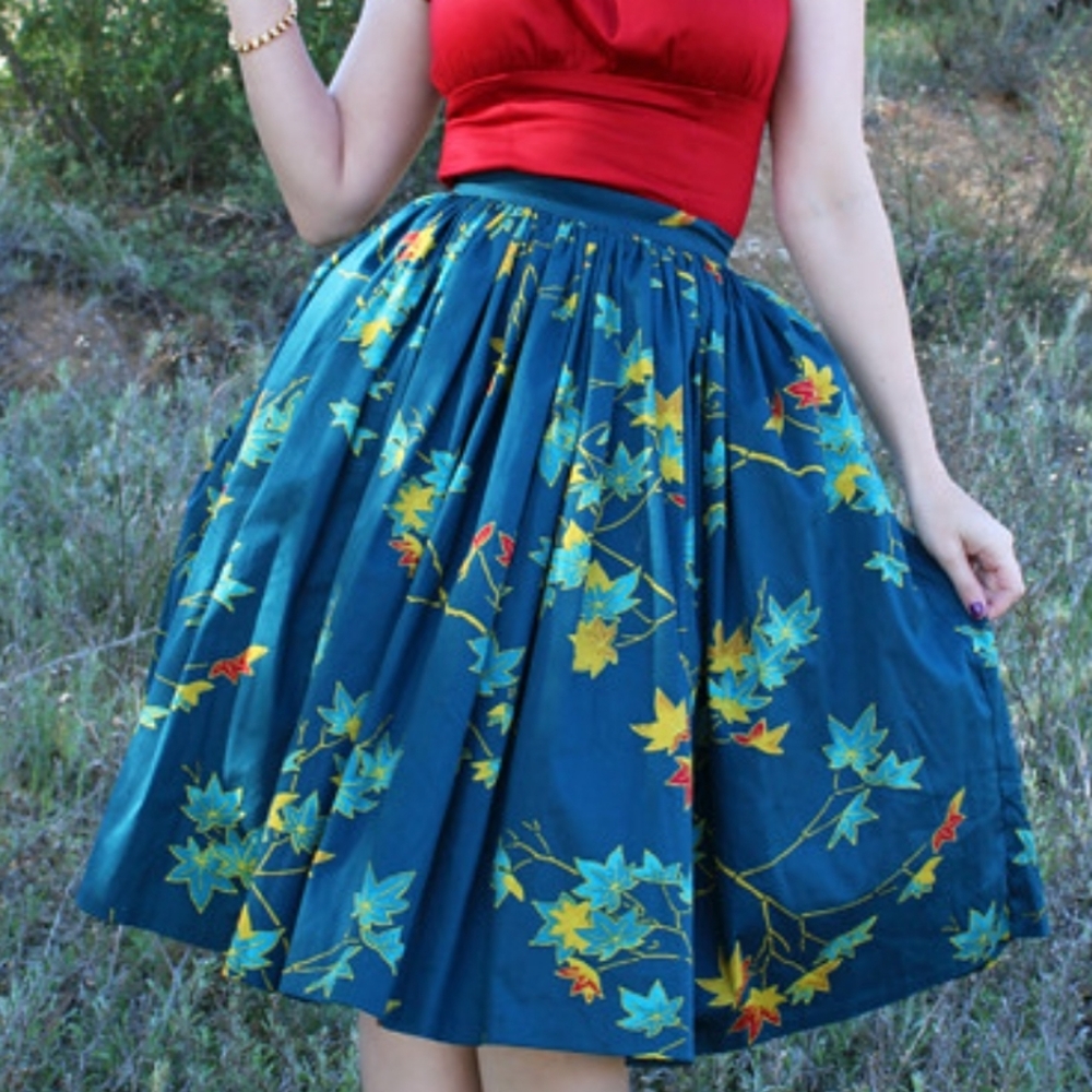 HOLDING Pinup Couture Falling Leaves Jenny Skirt 3xl